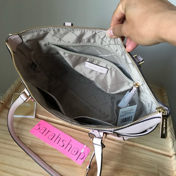 🌼Michael Kors Purse - Picture 9 of 12